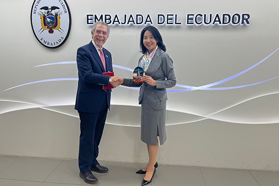 New Ambassador of Ecuador to Korea met with WeGO Secretary General to ...